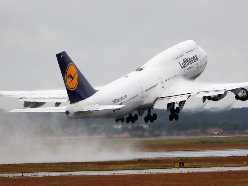 Eine Maschine der Lufthansa beim Start.