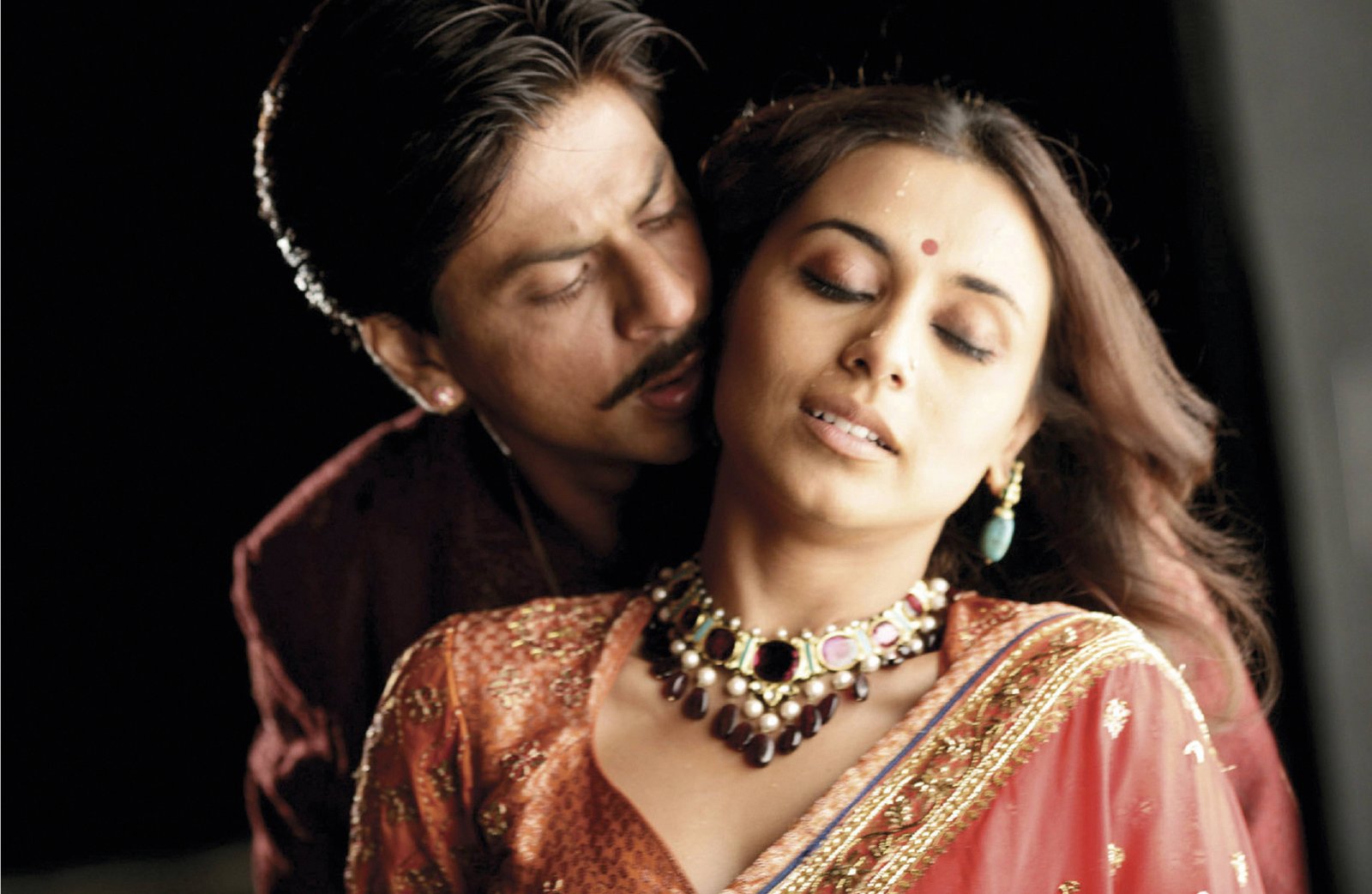 Потерянный в любви индийский. Paheli 2005. Paheli 2005 poster Shahrukh Rani. Paheli Shahrukh Khan. Загадка (2005) Paheli.