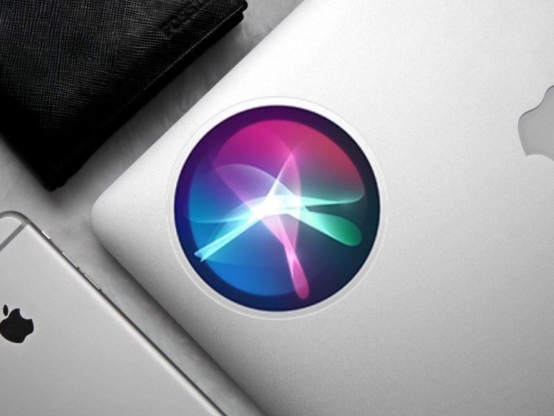 Siri-Logo und Apple-Produkte