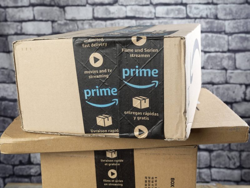 drei Amazon Prime-Pakete