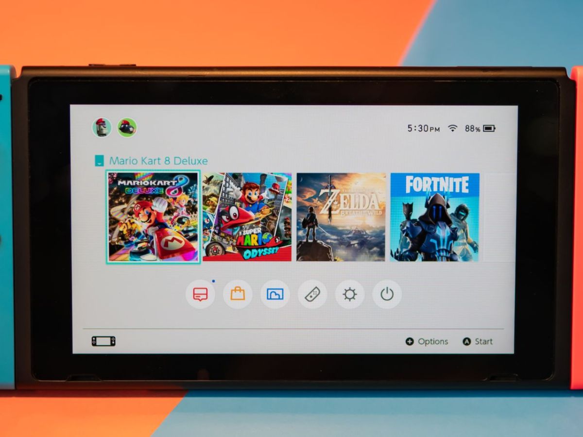 Eine Nintendo Switch mit verschiedenen Spielen.