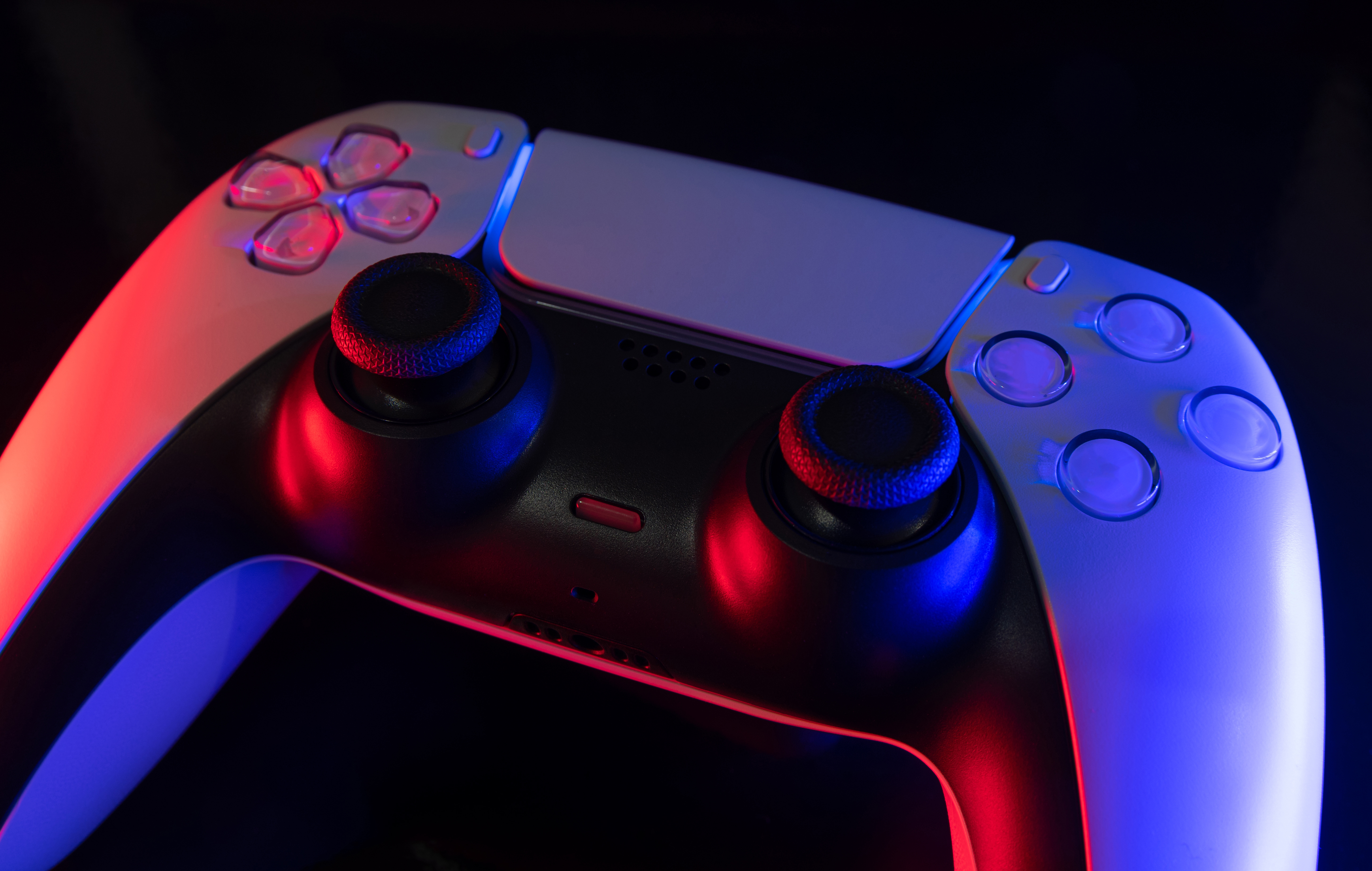 PS5-Controller: DualSense könnte 50 Prozent größeren Akku bekommen