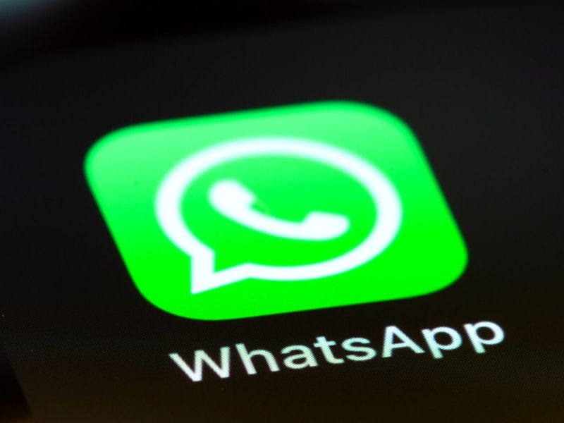 WhatsApp-Icon auf einem Handy-Bildschirm.