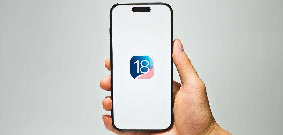 iOS 18-Logo auf einem iPhone
