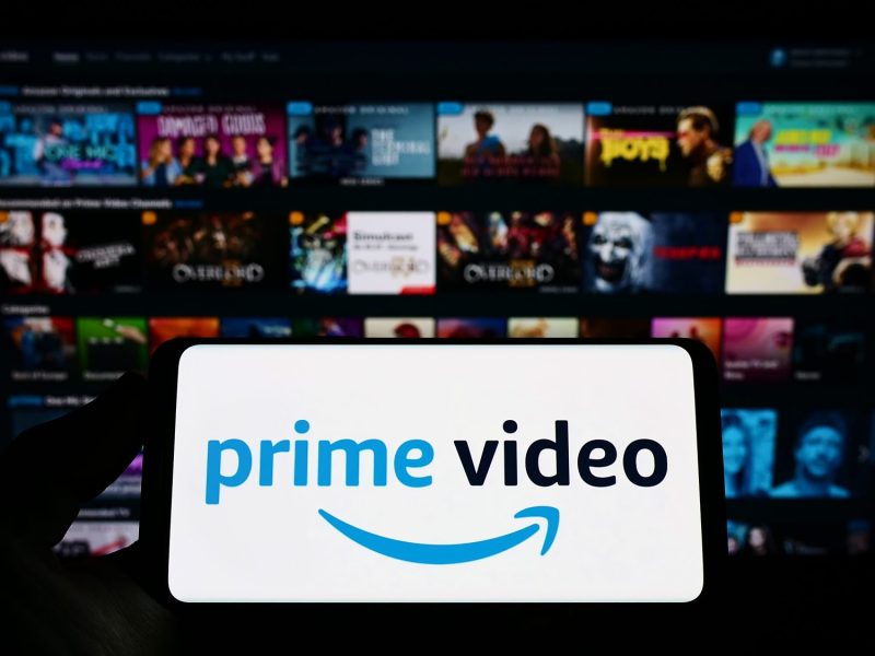 Amazon Prime Video-Logo auf einem Smartphone-Display.