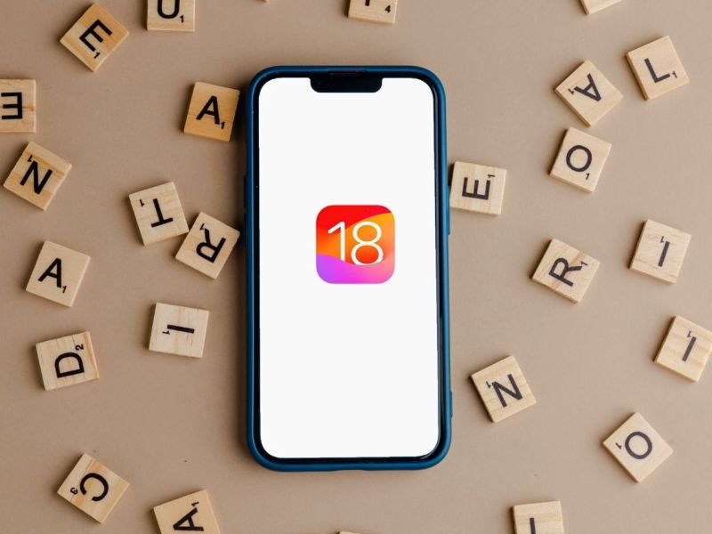 iOS 18-Logo auf iPhone