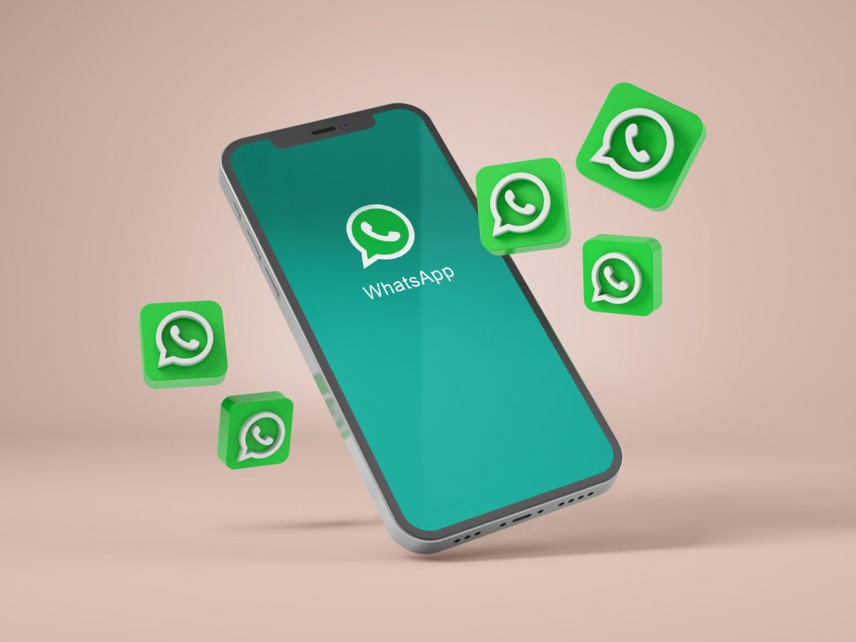 3D-Render eines Smartphones, das das WhatsApp-Symbol anzeigt.