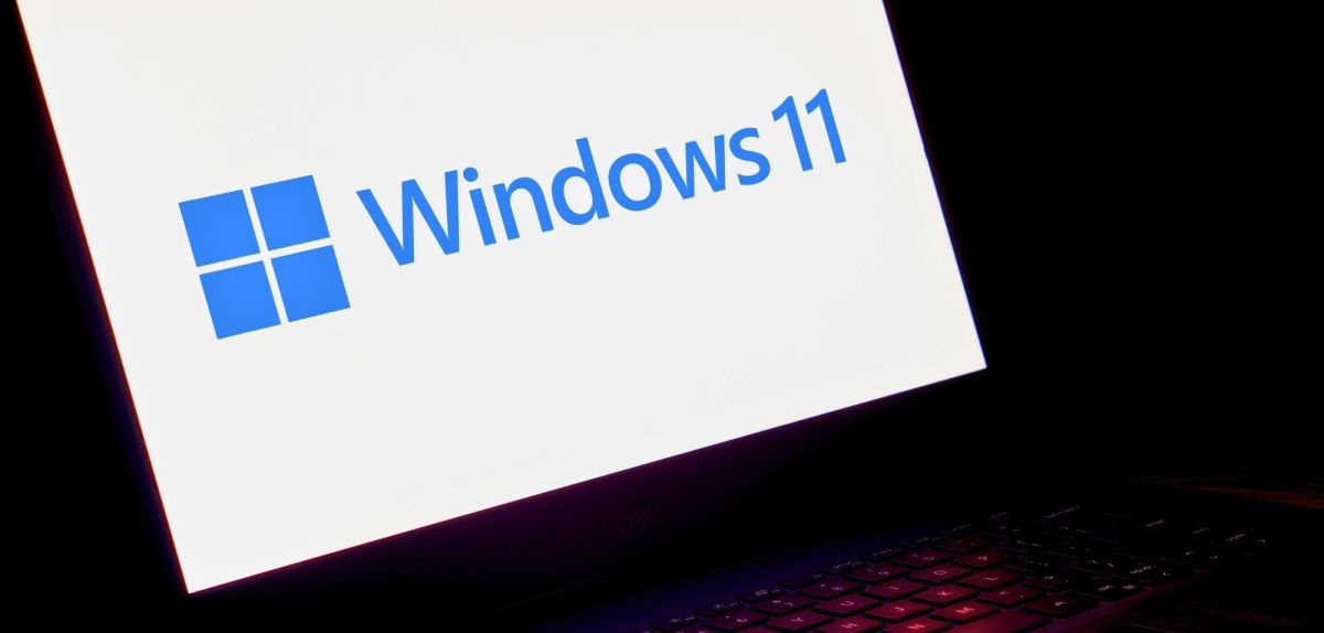 Windows 11-Logo auf Laptop