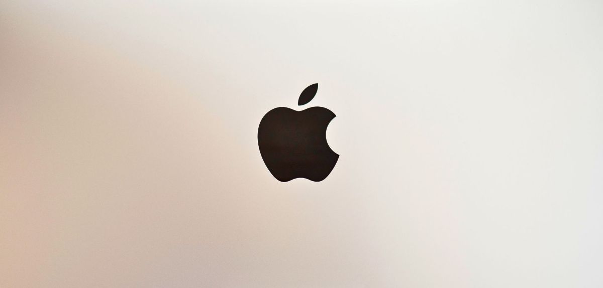 iMac-Rückseite mit Apple-Logo