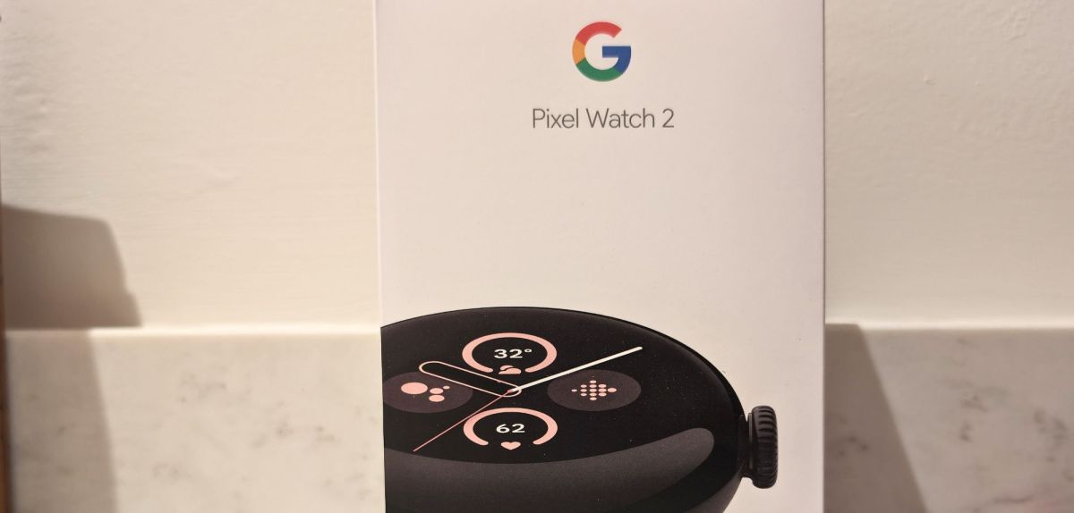 Verpackung der Google Pixel Watch.