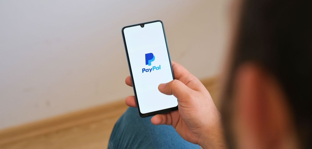 PayPal-Logo auf einem Handy