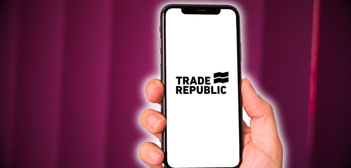 Trade Republic-Logo auf einem Smartphone