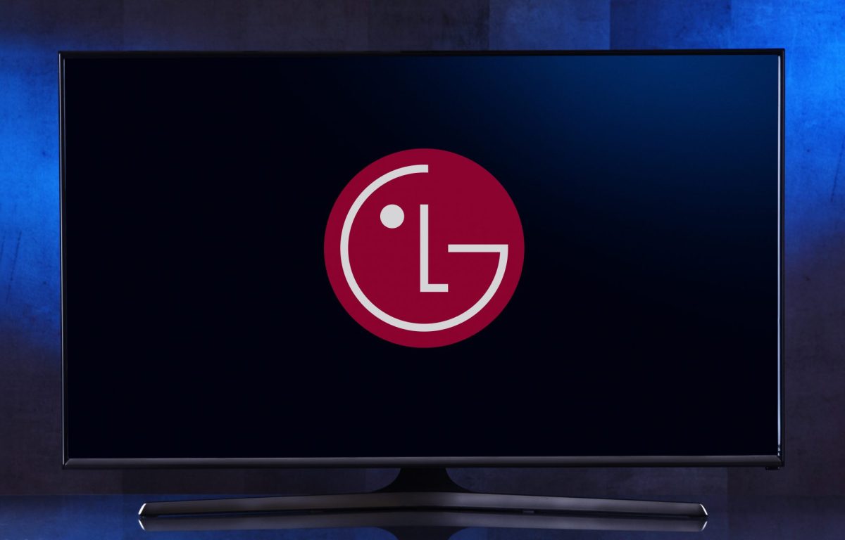 LG-Fernseher mit LG-Logo auf dem Bildschirm.